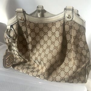 Authentic Gucci GG Canvas Suki Handbag Tote Bag 211944 Beige Leather Monogram
